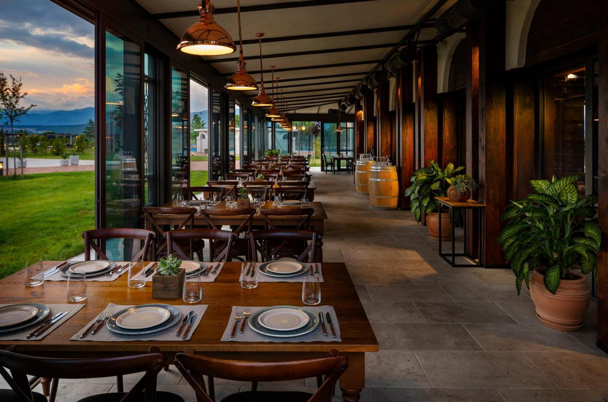 Kings' Valley Medical & Spa Hotel Kazanlŭk Dış mekan fotoğraf Restaurant