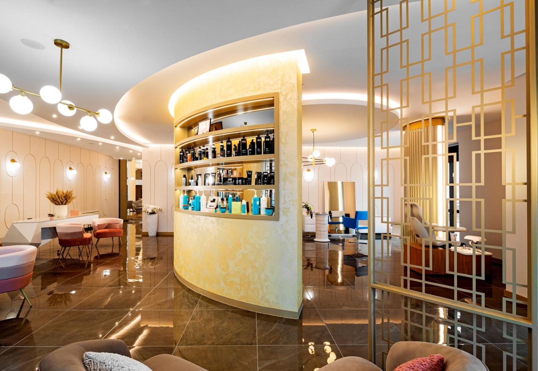 Kings' Valley Medical & Spa Hotel Kazanlŭk Dış mekan fotoğraf The interior of the salon